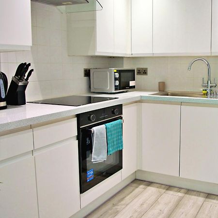 Beautiful Flat Near Central London - Entire Flat - Equipped Kitchen - Private Bathroom Buitenkant foto