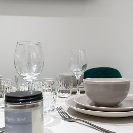 Beautiful Flat Near Central London - Entire Flat - Equipped Kitchen - Private Bathroom Buitenkant foto
