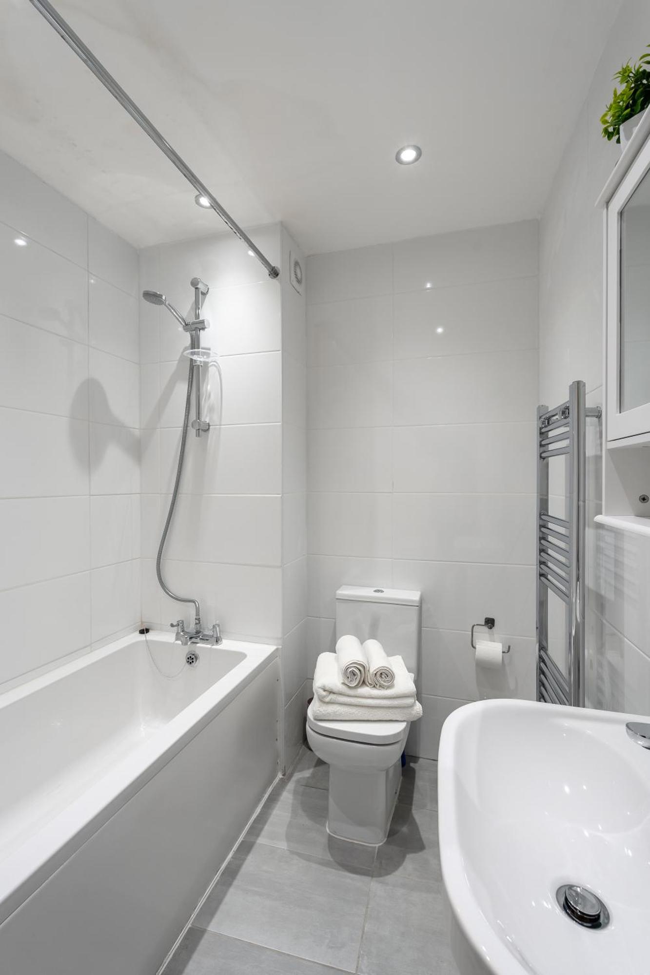 Beautiful Flat Near Central London - Entire Flat - Equipped Kitchen - Private Bathroom Buitenkant foto