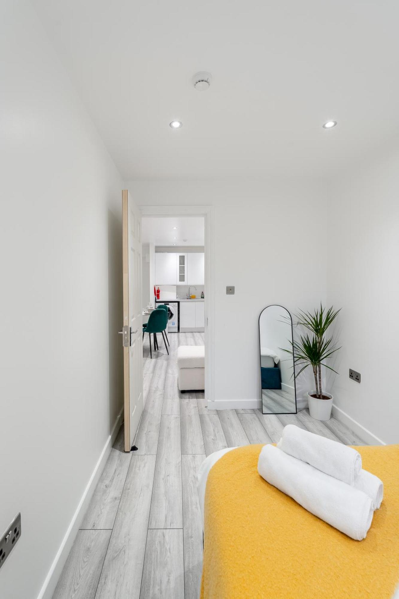 Beautiful Flat Near Central London - Entire Flat - Equipped Kitchen - Private Bathroom Buitenkant foto