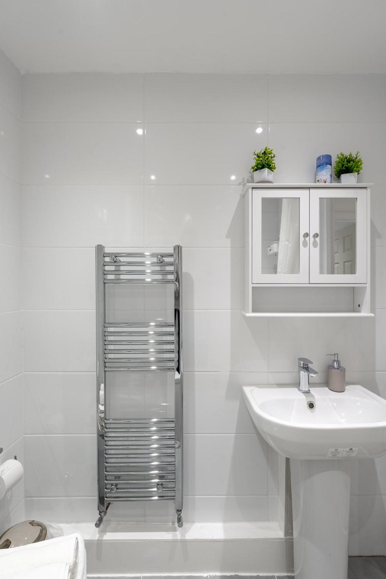 Beautiful Flat Near Central London - Entire Flat - Equipped Kitchen - Private Bathroom Buitenkant foto