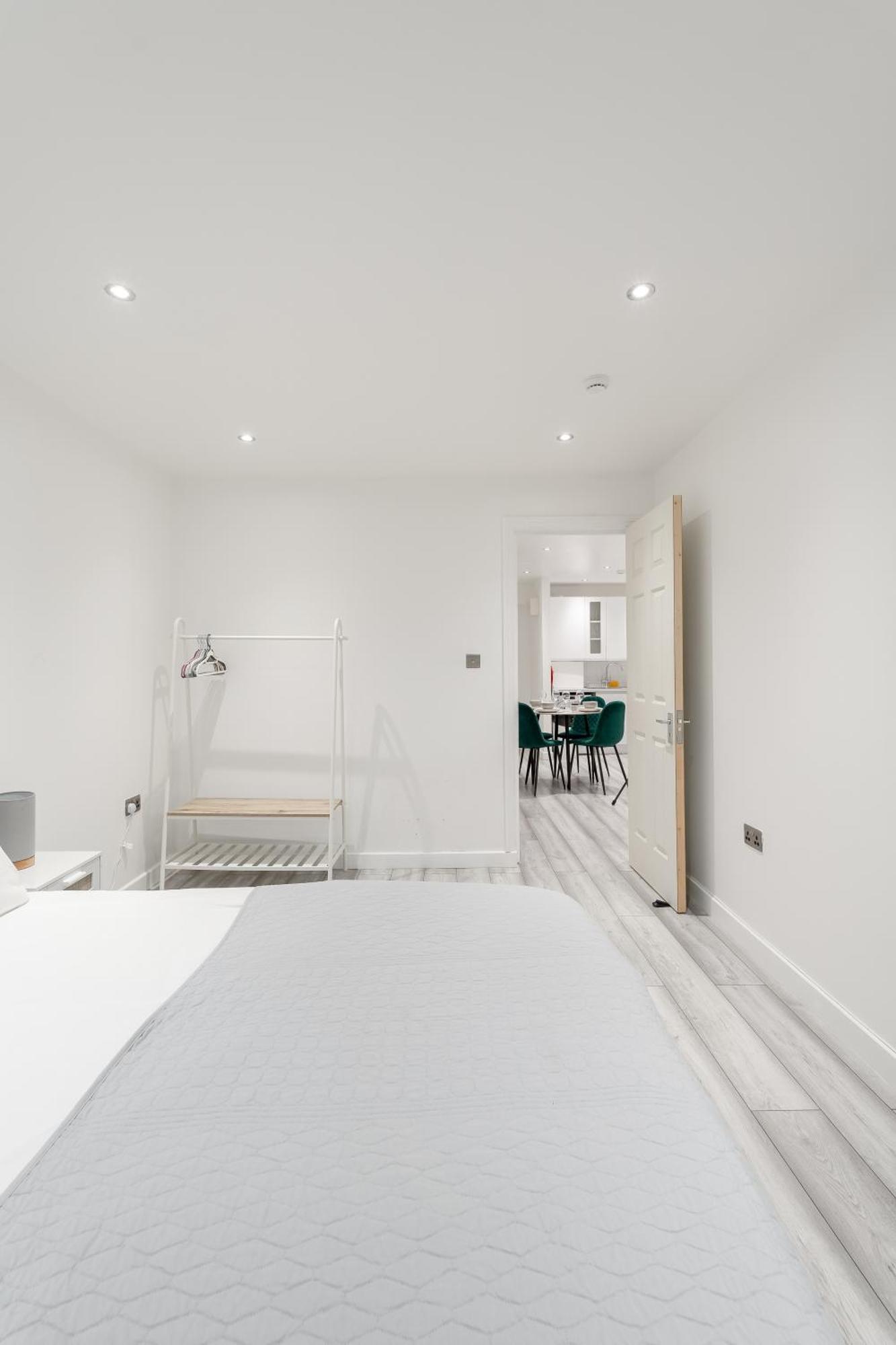 Beautiful Flat Near Central London - Entire Flat - Equipped Kitchen - Private Bathroom Buitenkant foto