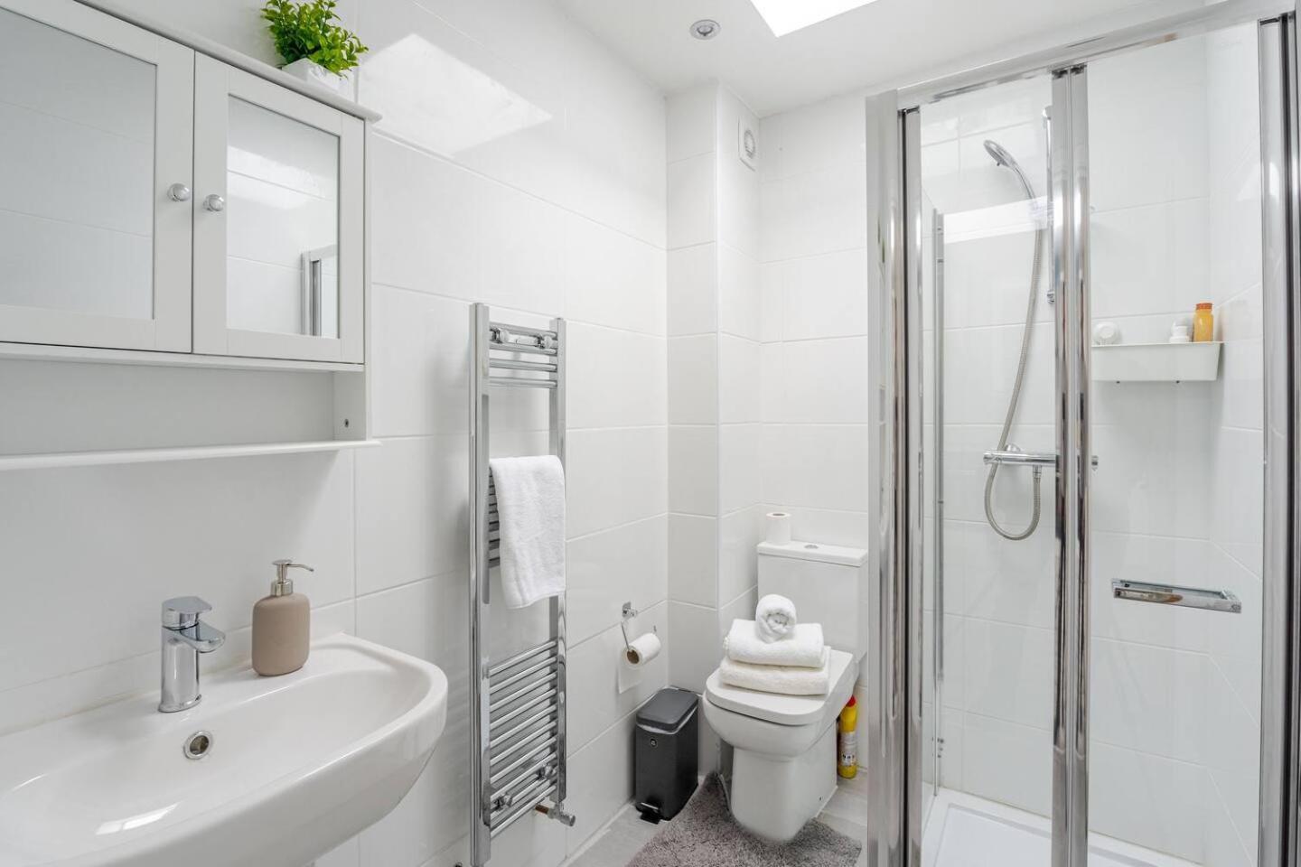 Beautiful Flat Near Central London - Entire Flat - Equipped Kitchen - Private Bathroom Buitenkant foto
