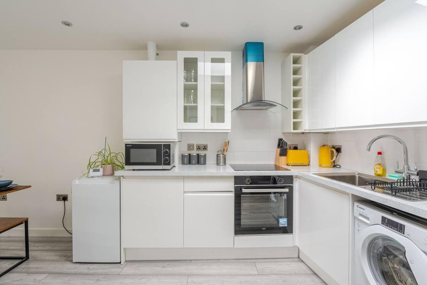 Beautiful Flat Near Central London - Entire Flat - Equipped Kitchen - Private Bathroom Buitenkant foto