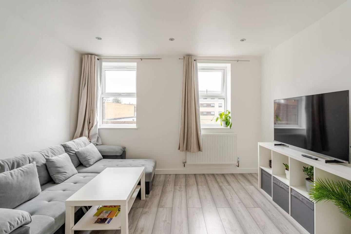 Beautiful Flat Near Central London - Entire Flat - Equipped Kitchen - Private Bathroom Buitenkant foto