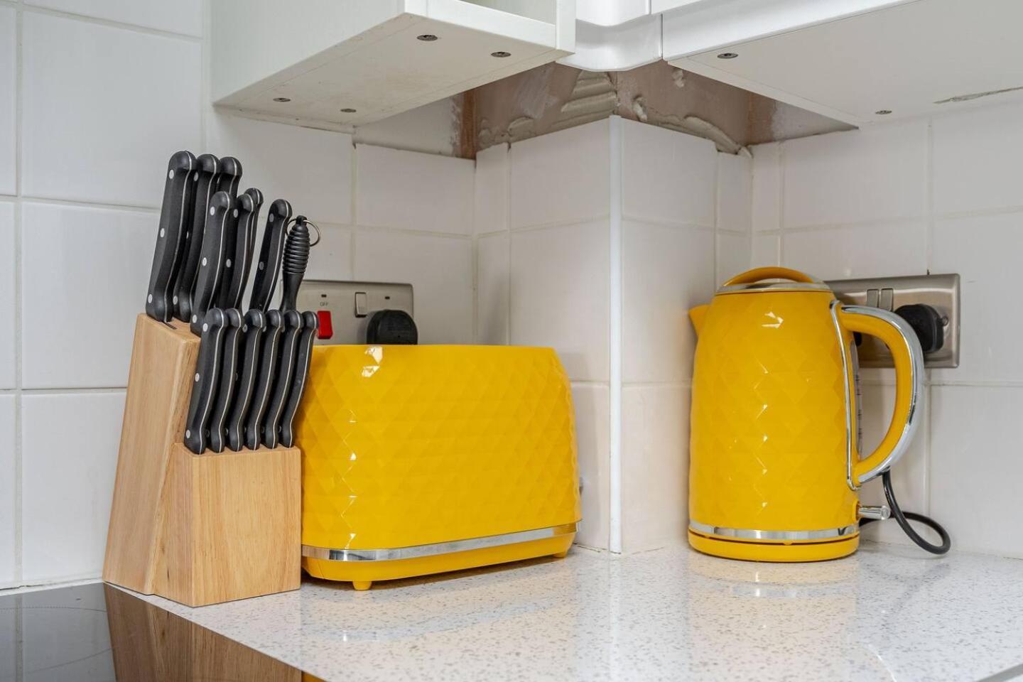 Beautiful Flat Near Central London - Entire Flat - Equipped Kitchen - Private Bathroom Buitenkant foto