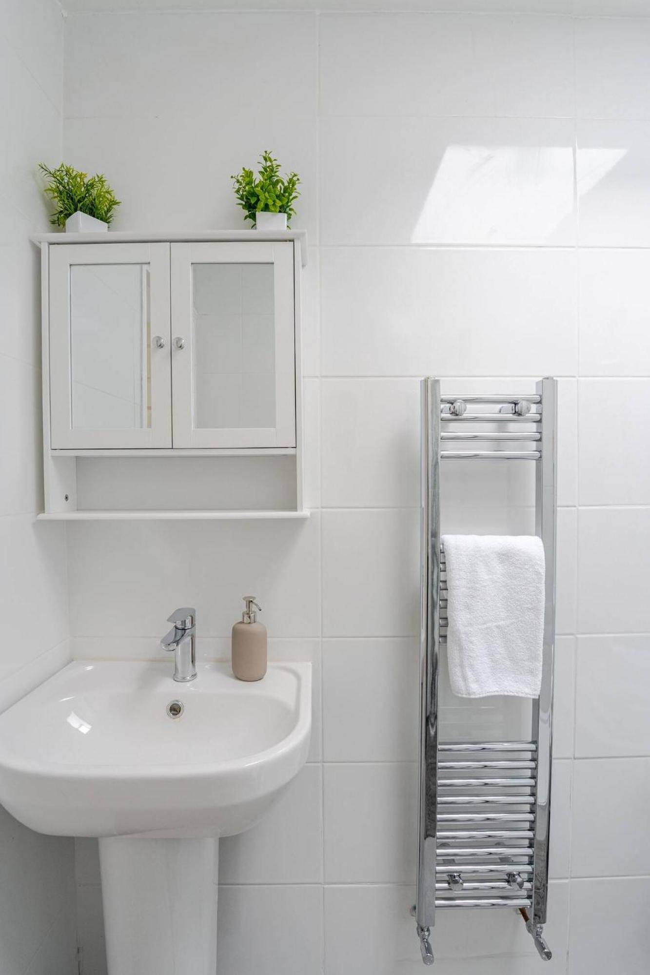 Beautiful Flat Near Central London - Entire Flat - Equipped Kitchen - Private Bathroom Buitenkant foto